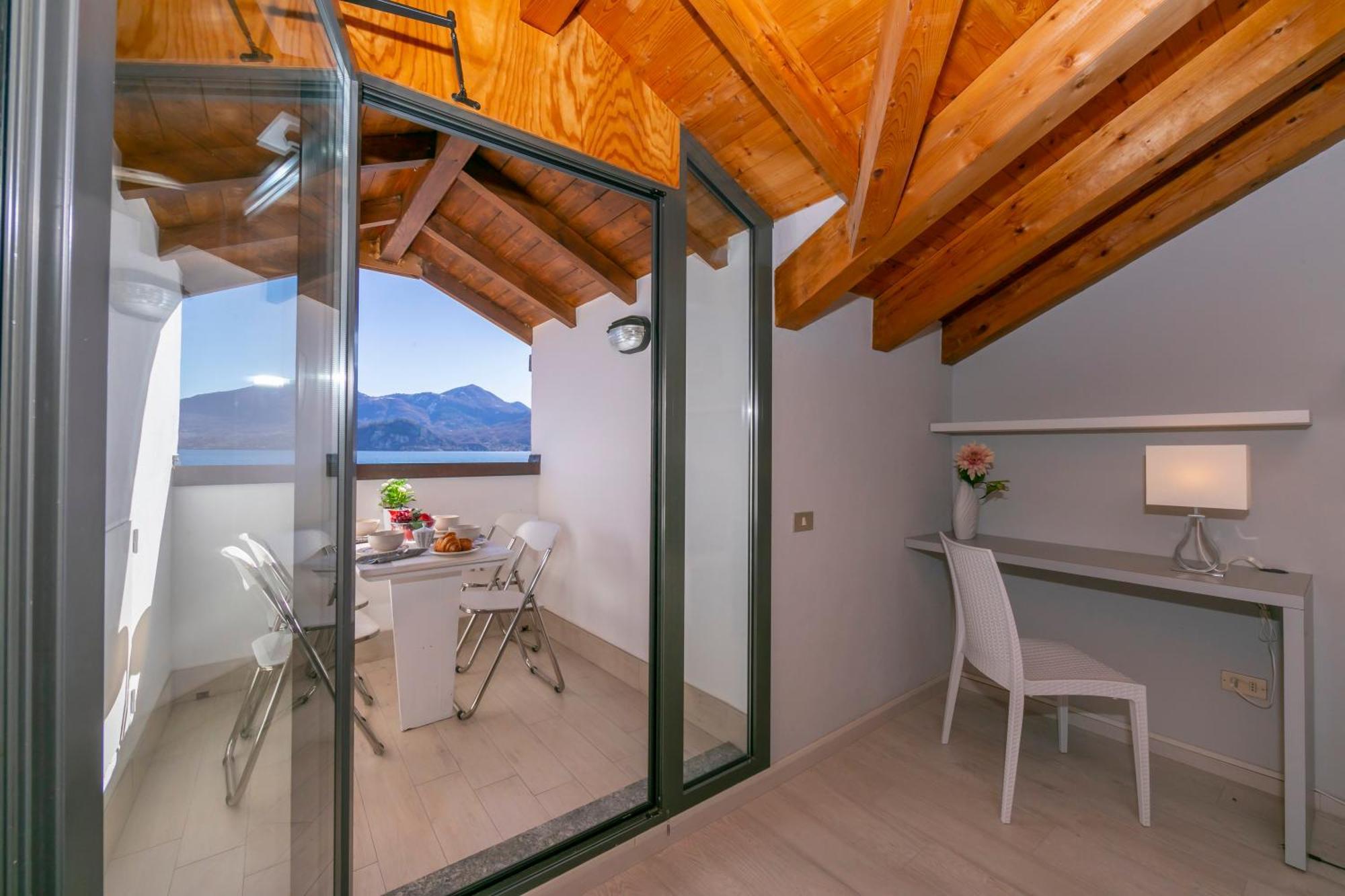 Blu Lake Apartment On Ghiffa Beach - Happy Rentals Exteriör bild