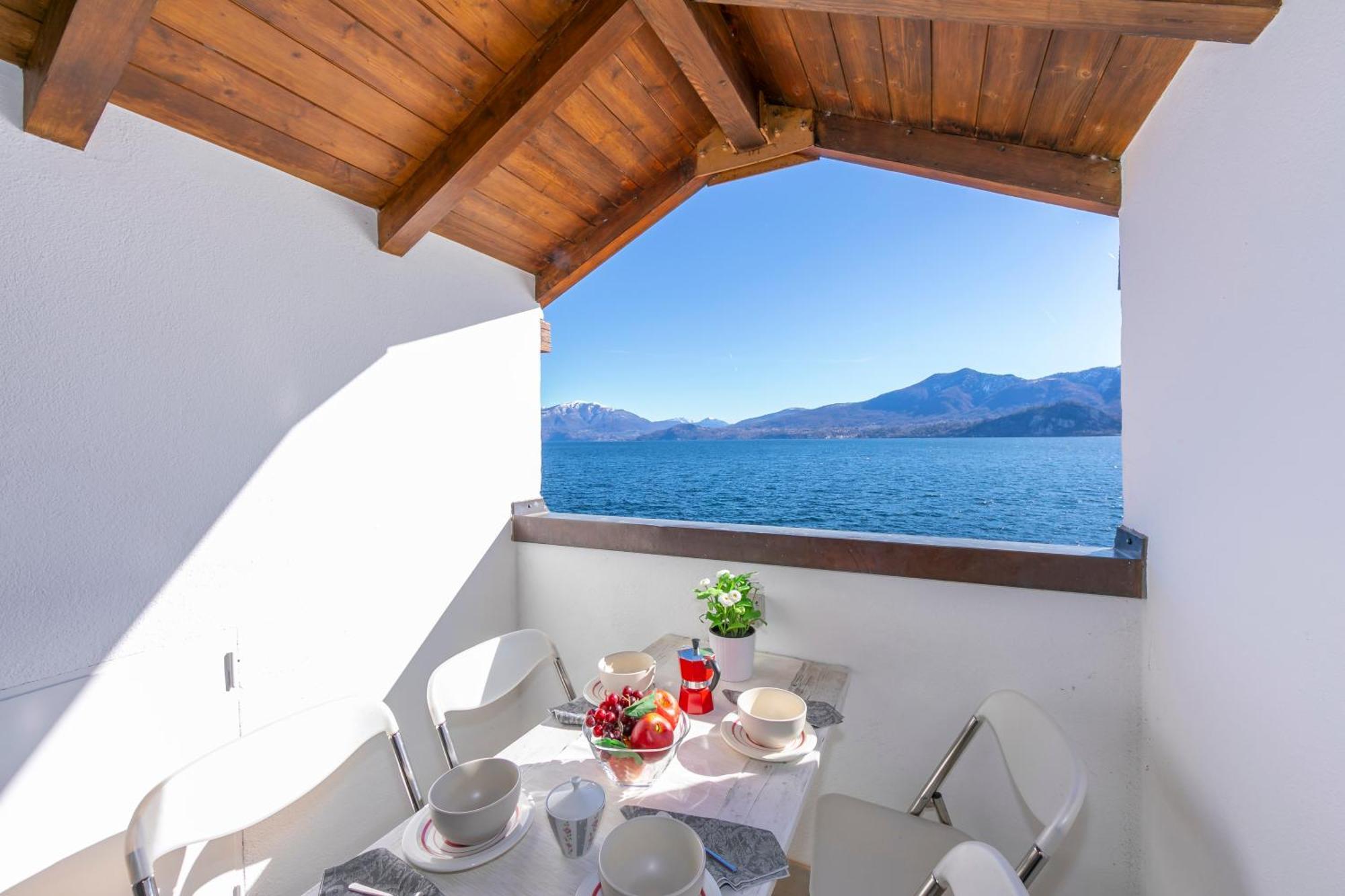 Blu Lake Apartment On Ghiffa Beach - Happy Rentals Exteriör bild